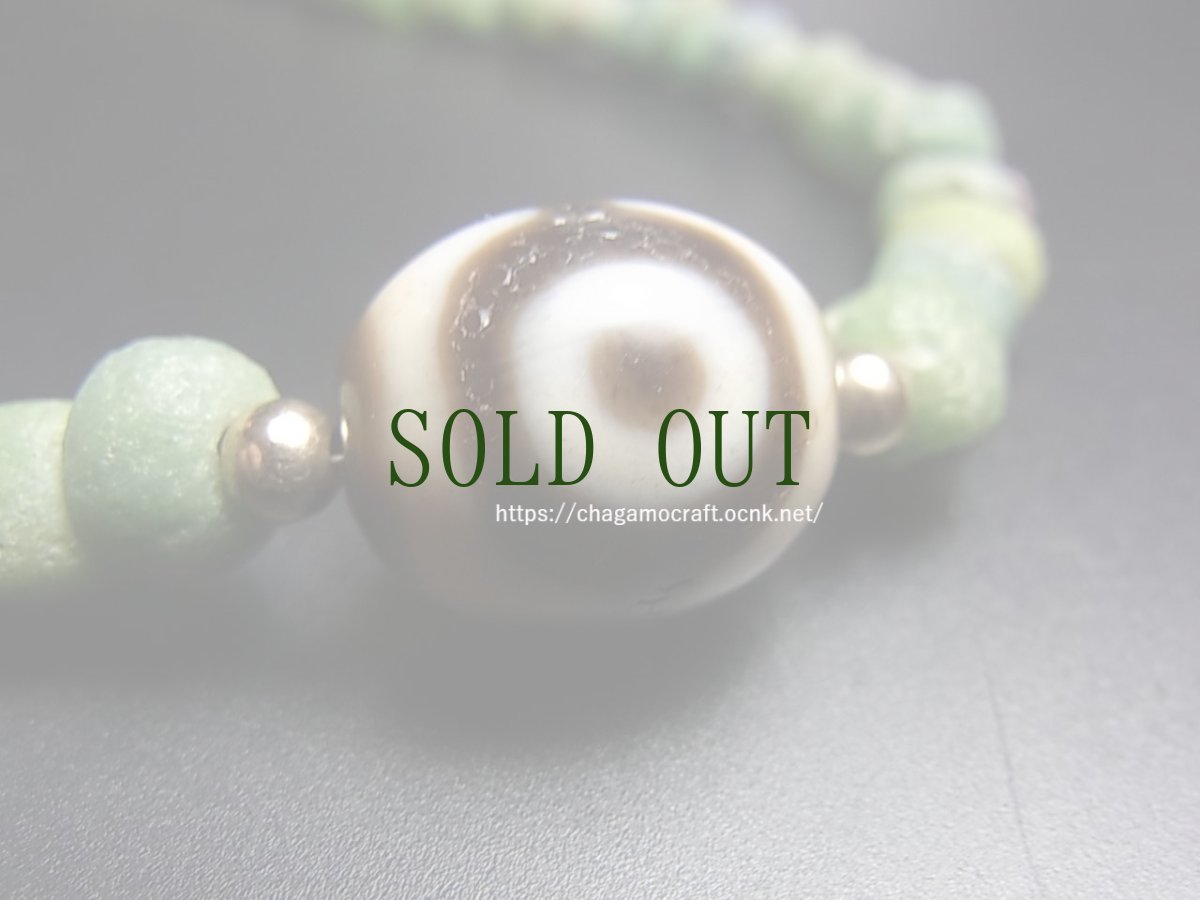 画像7: ジービーズ・黒朱砂3アイ（三眼天珠）と古代ペルシア瑠璃玉のネックレス (7)