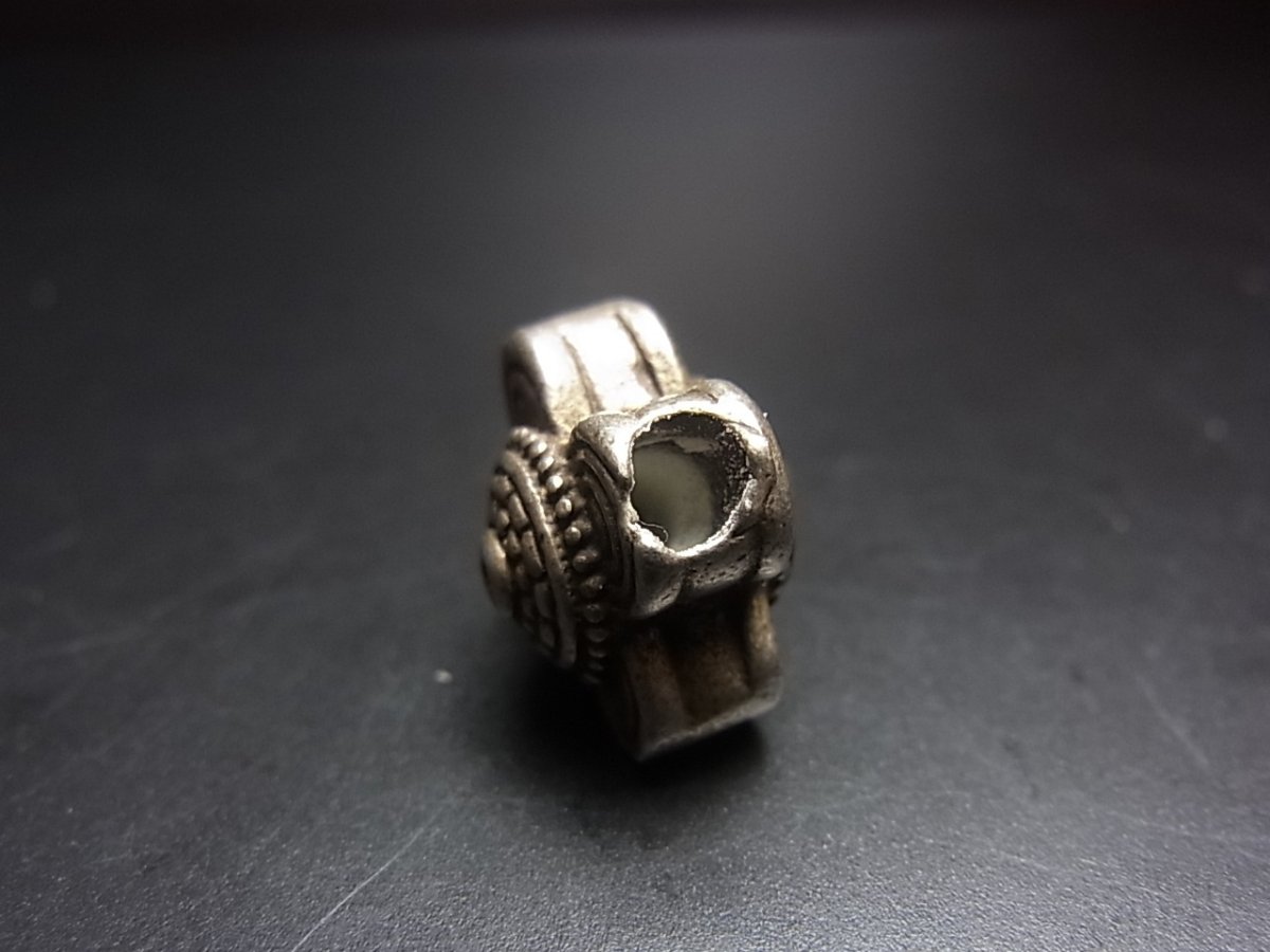 画像3: チベット・トクチャ(天鉄・Thogchags)　スペーサー数珠飾り　蔵銀製 (3)