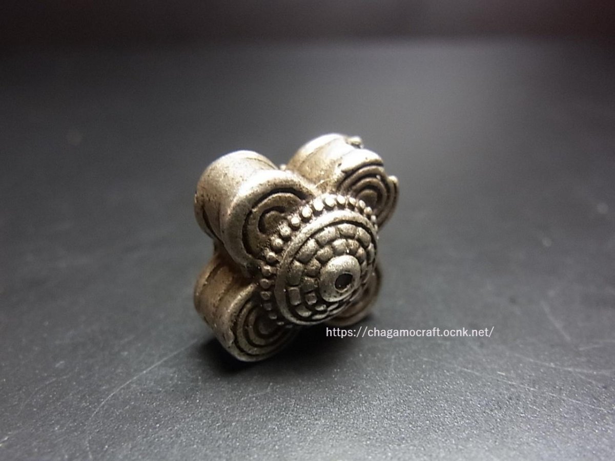 画像2: チベット・トクチャ(天鉄・Thogchags)　スペーサー数珠飾り　蔵銀製 (2)