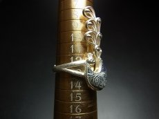 画像6: 貴州ミャオ族の藍印花布・古裂リング　（苗銀製）　藍染め・ろうけつ染め　 (6)