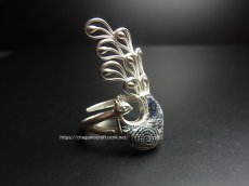 画像1: 貴州ミャオ族の藍印花布・古裂リング　（苗銀製）　藍染め・ろうけつ染め　 (1)