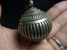 画像4: 貴州苗族（ミャオ族）の苗銀製トライバルピアス(衣裳飾り珠)　オールド (4)