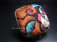 画像1: 貴州ミャオ族の刺繍古裂リング（苗銀製）剪紙破線繍/ Split thread stitch・Old embroidery　(特大)　 (1)