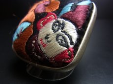 画像3: 貴州ミャオ族の刺繍古裂リング（苗銀製）剪紙破線繍/ Split thread stitch・Old embroidery　(特大)　 (3)