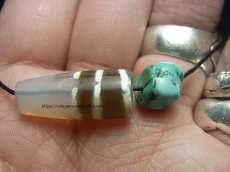 画像9: 古代ジービーズ（老天珠・Ancient dzi stone with old turquoise）老天珠(7ライン)とアンティークターコイズ (9)