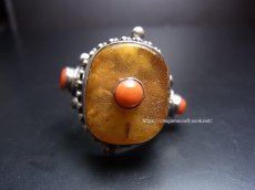 画像2: チベタン・オールドアンバーの銀製リング（925）（Tibetan old amber silver ring）蜜蝋琥珀 (2)