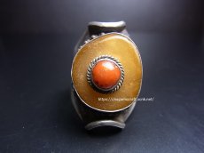 画像2: チベタン・オールドアンバーの銀製リング（925）（Tibetan old amber silver ring）蜜蝋琥珀 (2)