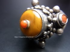画像5: チベタン・オールドアンバーの銀製リング（925）（Tibetan old amber silver ring）蜜蝋琥珀 (5)