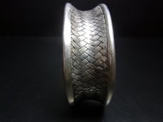 画像3: 貴州ミャオ族のシルバーバングル(ミャオ銀)　編み　約22 mm (3)