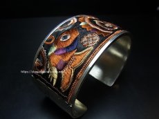 画像1: 貴州省ミャオ族の刺繍古裂バングル(苗銀)　剪紙破線繍/ Split thread stitch・Old embroidery Miao silver bangle　 (1)