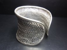 画像4: 貴州ミャオ族のシルバーバングル(ミャオ銀)　編み　約50mm (4)