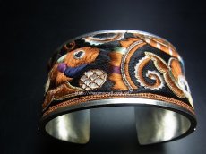 画像4: 貴州省ミャオ族の刺繍古裂バングル(苗銀)　剪紙破線繍/ Split thread stitch・Old embroidery Miao silver bangle　 (4)
