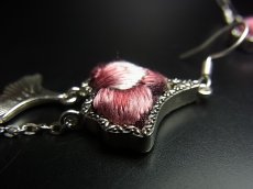 画像4: ミャオ族（苗族）の苗銀製・刺繍古裂ピアス/  Miao Old embroidery earrings (4)