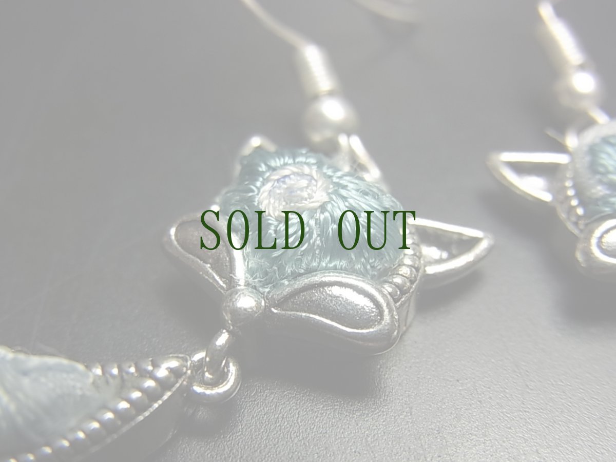 画像3: ミャオ族（苗族）の苗銀製・刺繍古裂ピアス・猫/  Miao Old embroidery earrings (3)