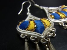 画像3: ミャオ族（苗族）の苗銀製・刺繍古裂ピアス/  Miao Old embroidery earrings (3)