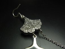 画像6: ミャオ族（苗族）の苗銀製・刺繍古裂ピアス/  Miao Old embroidery earrings (6)