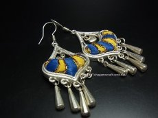 画像2: ミャオ族（苗族）の苗銀製・刺繍古裂ピアス/  Miao Old embroidery earrings (2)
