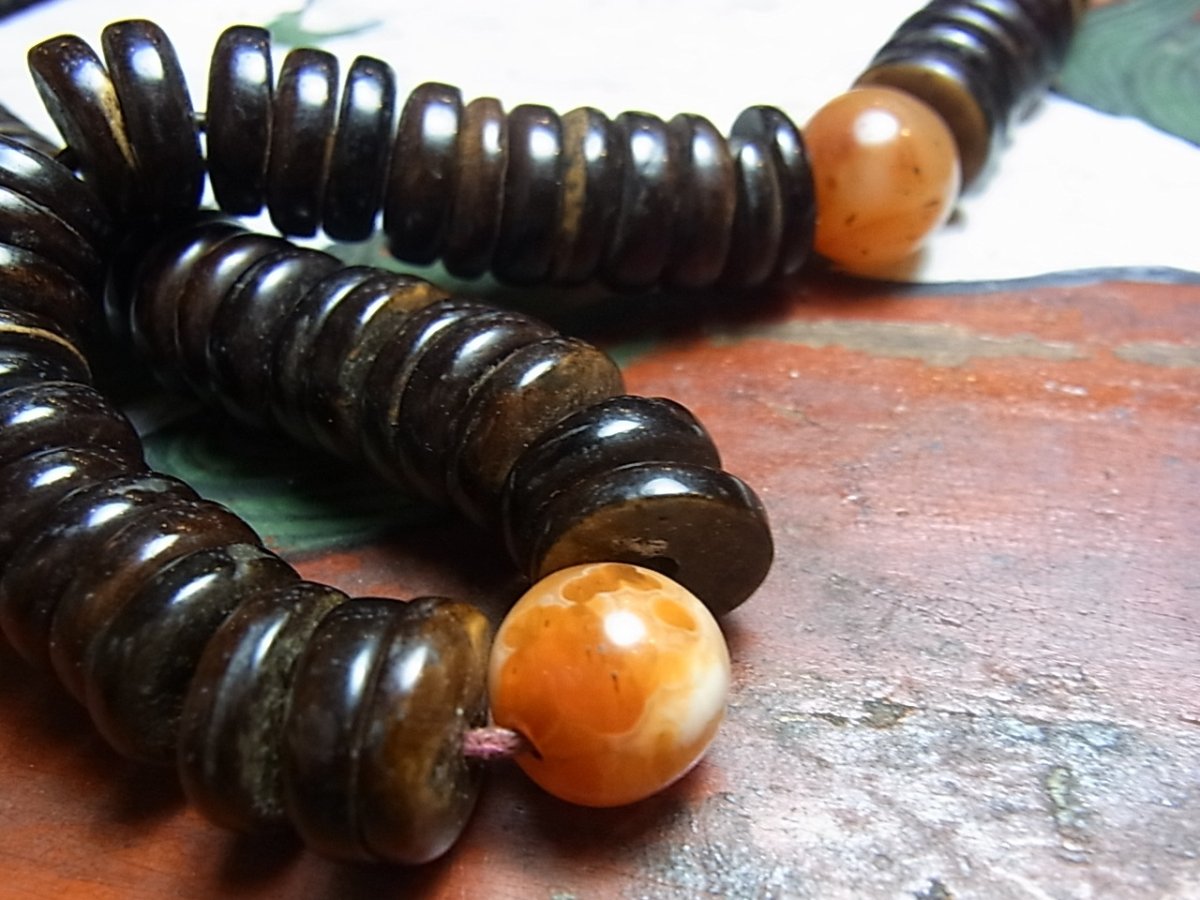 画像8: チベット・老椰子玉とペマラカの天玉、数珠カウンターのマーラー(念珠)　(Old Tibetan  palm beads  mala )　105玉 (8)