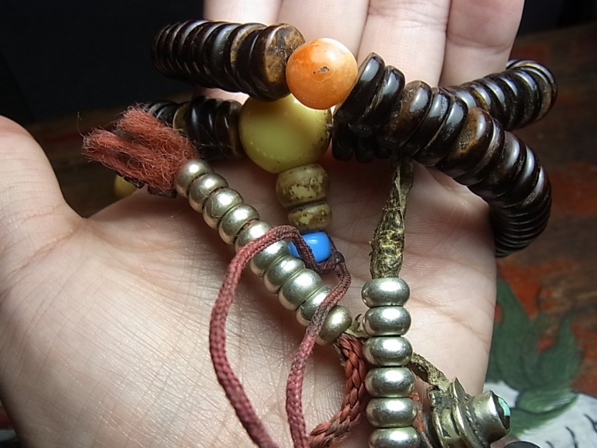 画像12: チベット・老椰子玉とペマラカの天玉、数珠カウンターのマーラー(念珠)　(Old Tibetan  palm beads  mala )　105玉 (12)