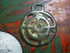 画像2: チベット・曼荼羅型トクチャ　(老天鉄・Old Tibetan thogchag of Mandala design)・アンティーク・装身具　 (2)