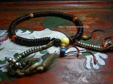 画像1: チベット・老椰子玉とペマラカの天玉、数珠カウンターのマーラー(念珠)　(Old Tibetan  palm beads  mala )　105玉 (1)