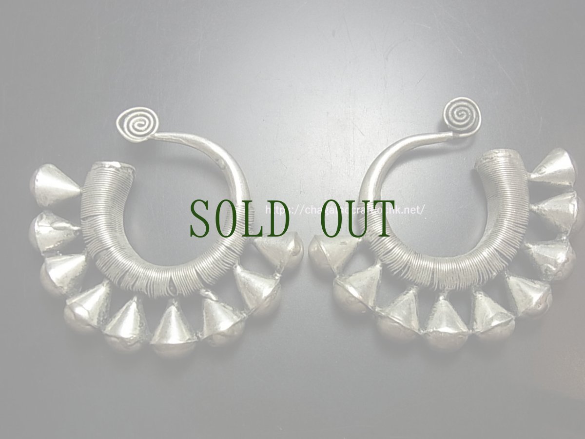 画像2: 貴州苗族（ミャオ族）の苗銀製トライバルピアス　(ラージゲージ・耳飾り)　  (2)