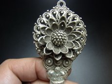 画像6: ミャオ族（苗族）の髪留め/かんざし（苗銀製）・花　Traditional hair ornament, Kanzashi of Miao (6)