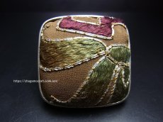 画像2: 貴州ミャオ族の刺繍古裂リング（苗銀製）野蚕絹刺繍/ Old silk embroidery　(特大)　 (2)