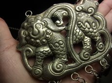 画像7: 貴州省ミャオ族のトライバルネックレス(苗銀)　神獣・【修狃・牛竜/麒麟】xiuniu (7)