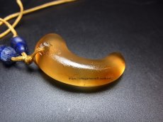 画像2: 古墳時代・瑪瑙製勾玉と瑠璃玉の首飾り　（Ancient Magatama、kofun period） (2)
