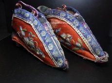 画像1: 纏足靴・清朝期　絹糸・木綿・刺繍・アンティーク　 (1)