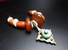 画像3: Old Tibetan coral and amber ornament for headdress　チベットアンティークコーラル（山珊瑚）とアンバー(蜜蝋琥珀)の飾り・アンティーク (3)