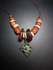 画像11: Old Tibetan coral and amber ornament for headdress　チベットアンティークコーラル（山珊瑚）とアンバー(蜜蝋琥珀)の飾り・アンティーク (11)
