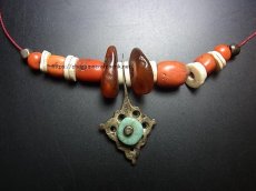 画像2: Old Tibetan coral and amber ornament for headdress　チベットアンティークコーラル（山珊瑚）とアンバー(蜜蝋琥珀)の飾り・アンティーク (2)
