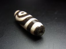 画像7: ジービーズ 古瑠璃天珠（２アイ　Old  dzi mig ni pa )　老料器二眼天珠/清代 (7)
