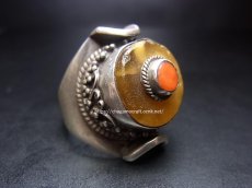 画像1: チベタン・オールドアンバーの銀製リング（925）（Tibetan old amber silver ring）蜜蝋琥珀 (1)