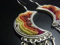 画像3: ミャオ族（苗族）の苗銀製・刺繍古裂ピアス/  Miao Old embroidery earrings　【月】 (3)