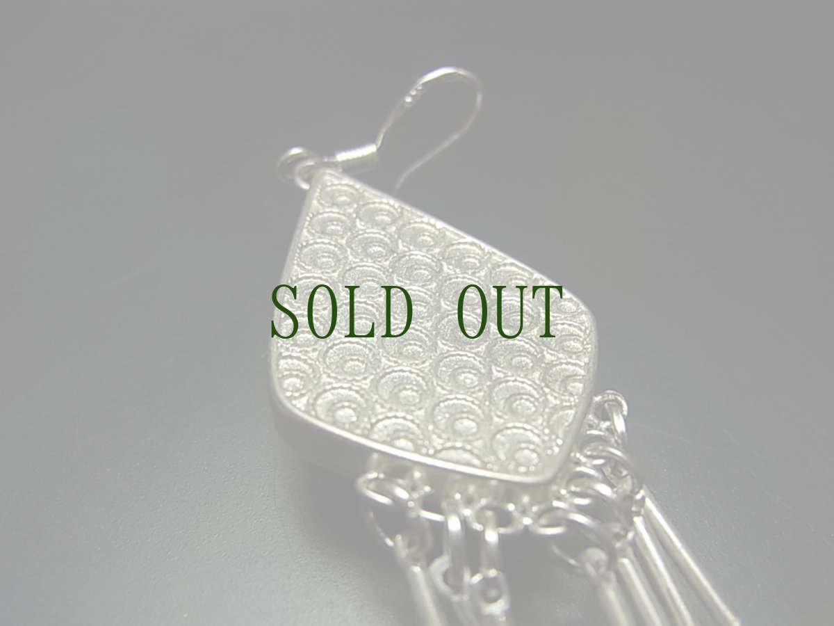 画像5: ミャオ族（苗族）の苗銀製・刺繍古裂ピアス/  Miao Old embroidery earrings　 (5)