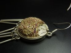 画像4: ミャオ族（苗族）の苗銀製・刺繍古裂ピアス/  Miao Old embroidery earrings　 (4)