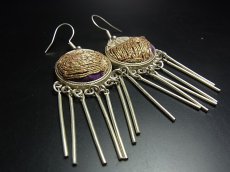 画像2: ミャオ族（苗族）の苗銀製・刺繍古裂ピアス/  Miao Old embroidery earrings　 (2)