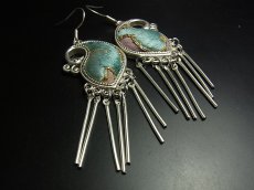 画像2: ミャオ族（苗族）の苗銀製・刺繍古裂ピアス/  Miao Old embroidery earrings　【孔雀】 (2)