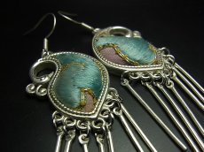画像3: ミャオ族（苗族）の苗銀製・刺繍古裂ピアス/  Miao Old embroidery earrings　【孔雀】 (3)