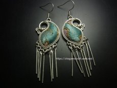 画像1: ミャオ族（苗族）の苗銀製・刺繍古裂ピアス/  Miao Old embroidery earrings　【孔雀】 (1)