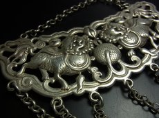 画像3: 貴州ミャオ族のシルバーネックレス(苗銀製)　　聖獣・修狃XiuNiu（牛竜・麒麟・獅子）首飾り (3)