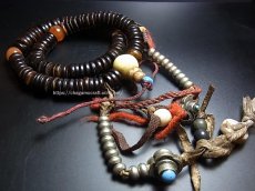 画像1: チベット・老椰子玉とペマラカの天玉、数珠カウンターのマーラー(念珠)　(Old Tibetan  palm beads  mala )　105玉 (1)
