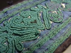 画像4: 【打籽繍】貴州省・雲南省　苗族（ミャオ族）の刺繍古裂 old embroidery of  Miao (4)