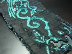 画像12: 貴州省・雲南省　苗族（ミャオ族）の刺繍古裂 old embroidery of  Miao (12)