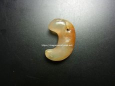 画像2: 古墳時代・瑪瑙製勾玉（Ancient Magatama、kofun period） (2)