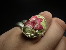 画像5: 貴州ミャオ族の刺繍古裂リング（苗銀製）花 (5)