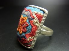 画像3: 貴州ミャオ族の刺繍古裂リング（苗銀製） (3)